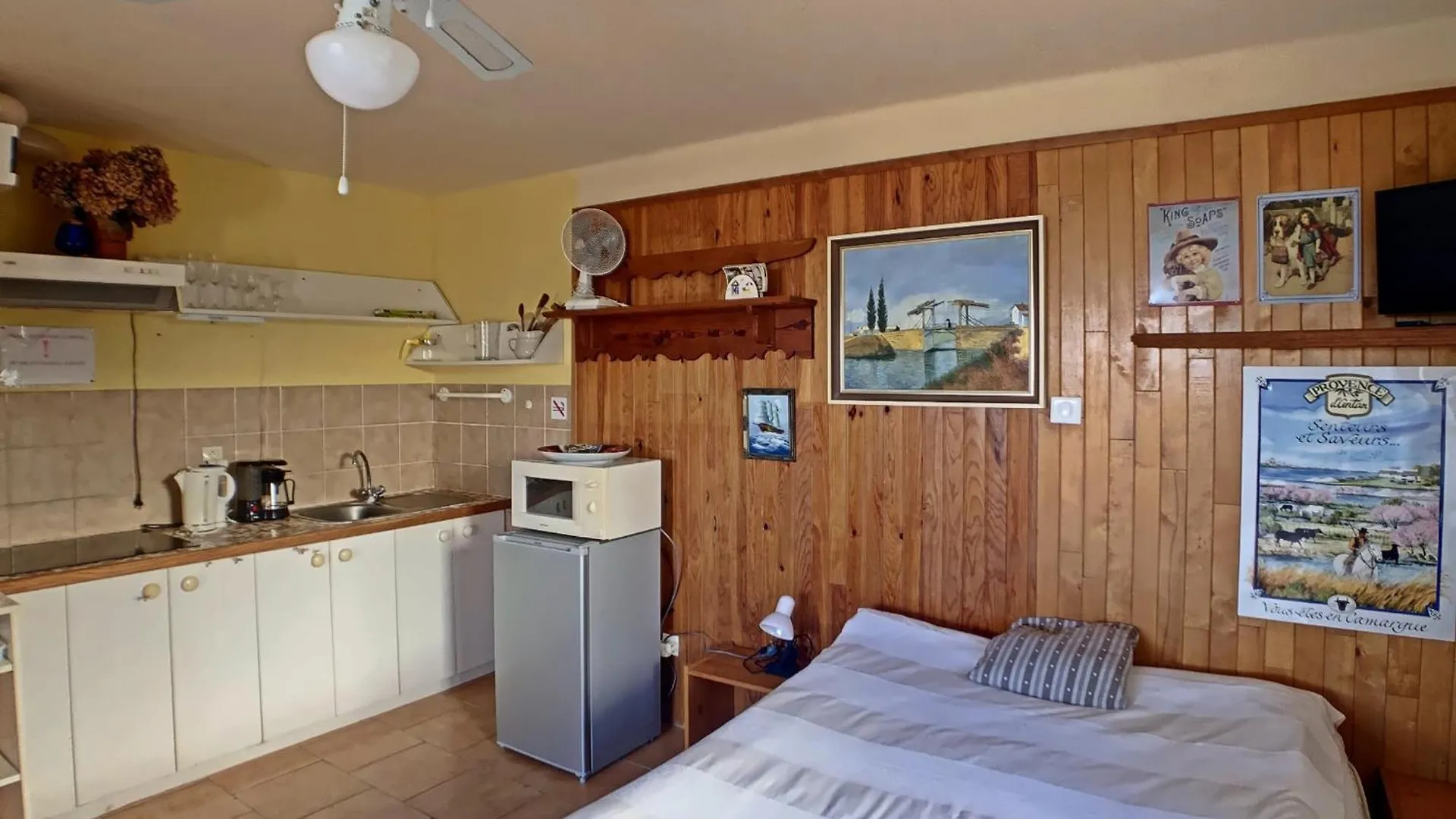 Studio Front De Mer Avec Terrasse Aux Saintes-Maries-De-La-Mer - Fr-1-475-188 France